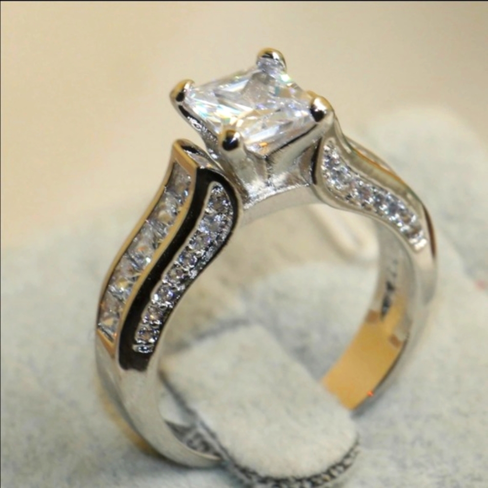 🍾The Sofia White Sapphire & CZ 925 SS